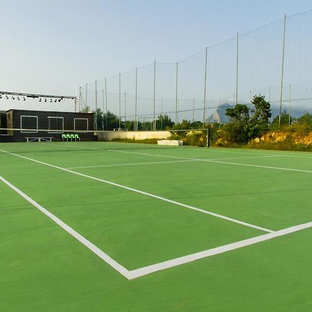 סאן תאודורו Grande Baia Resort & Spa מראה חיצוני תמונה