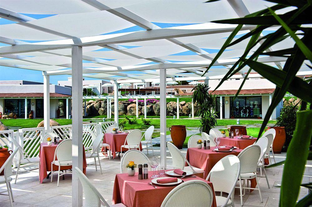 סאן תאודורו Grande Baia Resort & Spa מסעדה תמונה