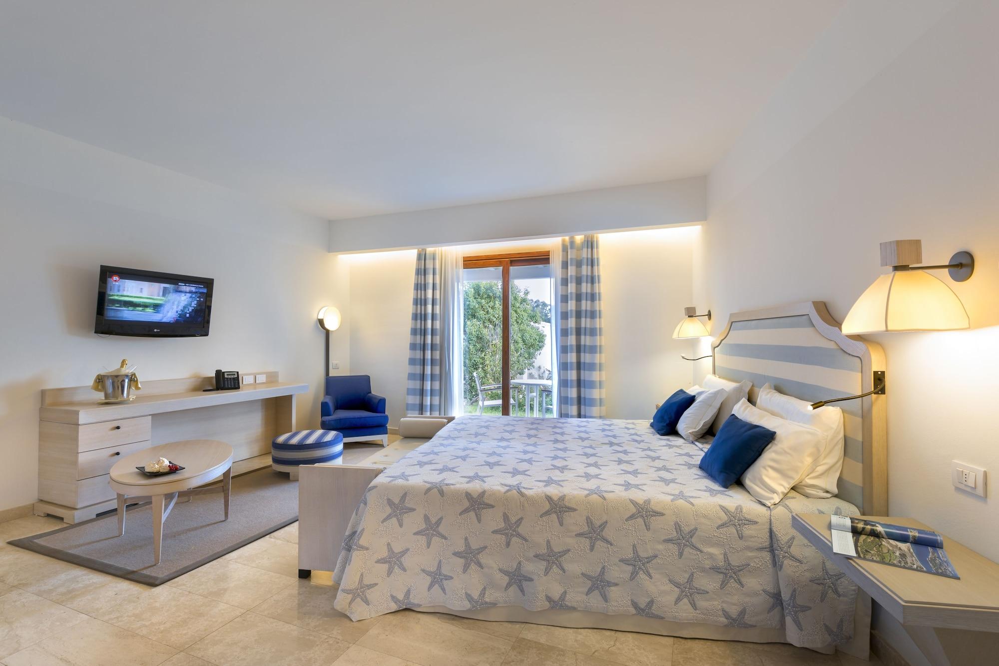 סאן תאודורו Grande Baia Resort & Spa מראה חיצוני תמונה