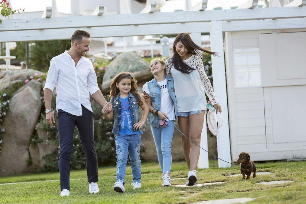 סאן תאודורו Grande Baia Resort & Spa מראה חיצוני תמונה