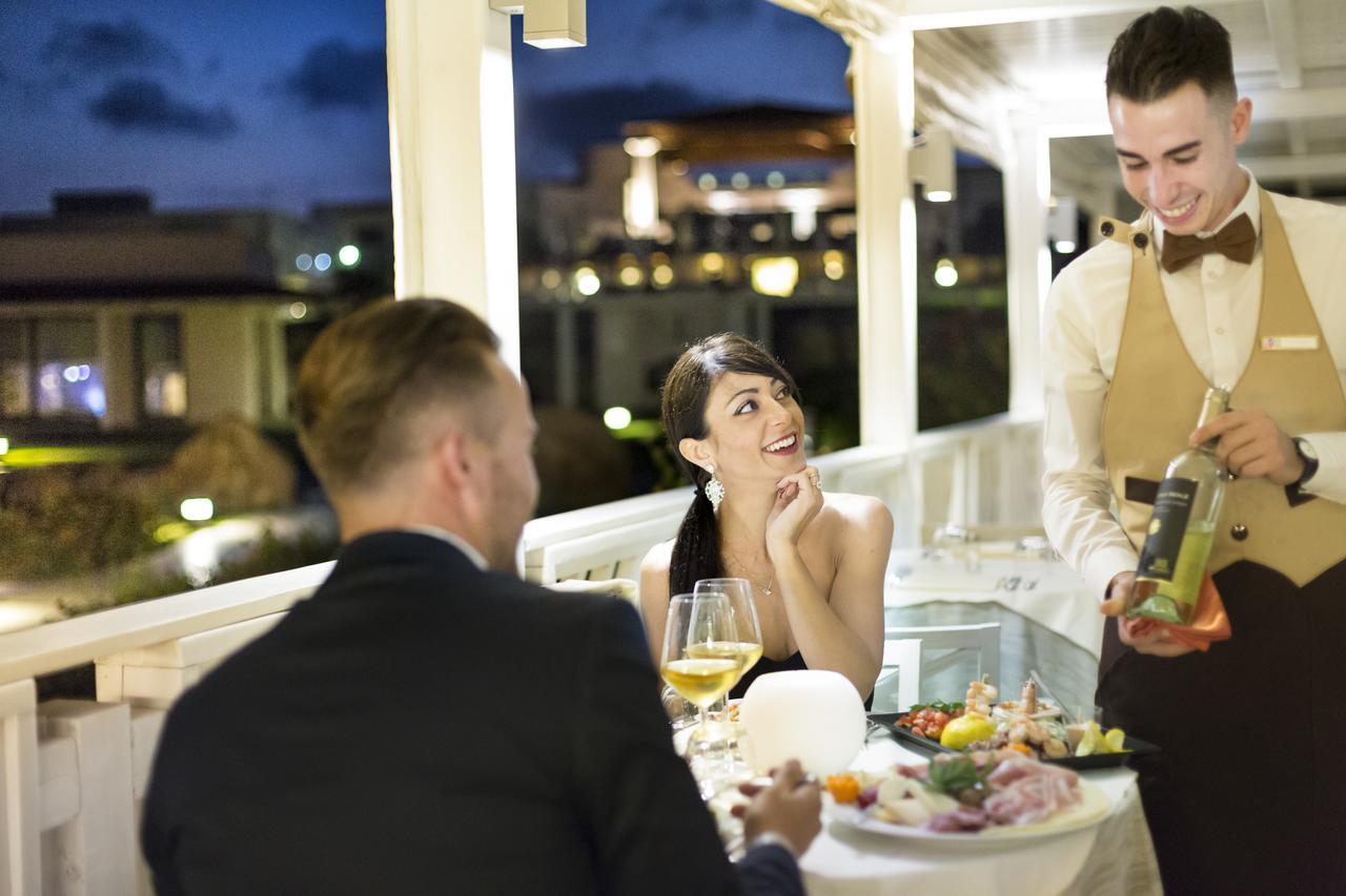סאן תאודורו Grande Baia Resort & Spa מראה חיצוני תמונה