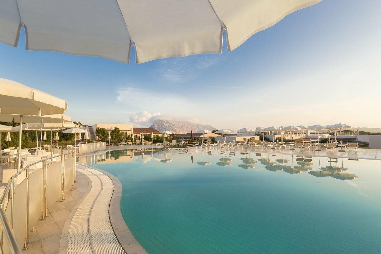 סאן תאודורו Grande Baia Resort & Spa מראה חיצוני תמונה